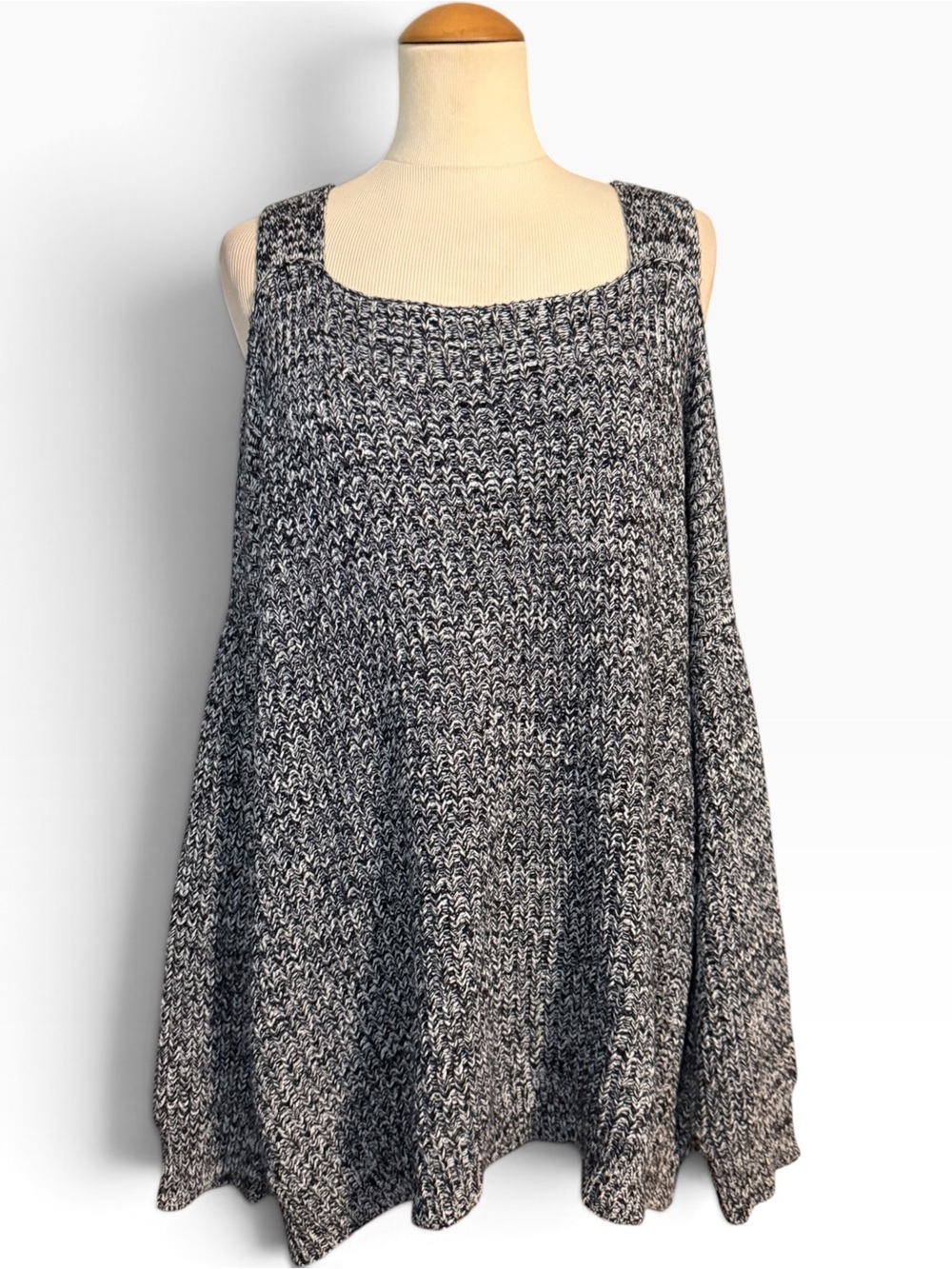 Torrid Marled Space Dye Cold Shoulder Sweater Black White Size 3X